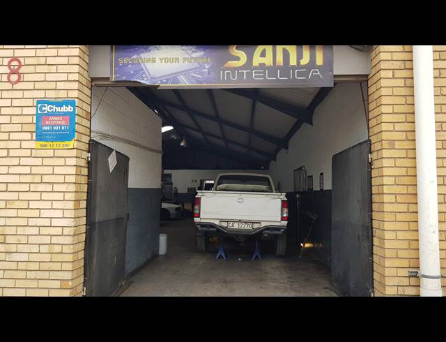 235M² FACTORY FOR SALE IN STIKLAND